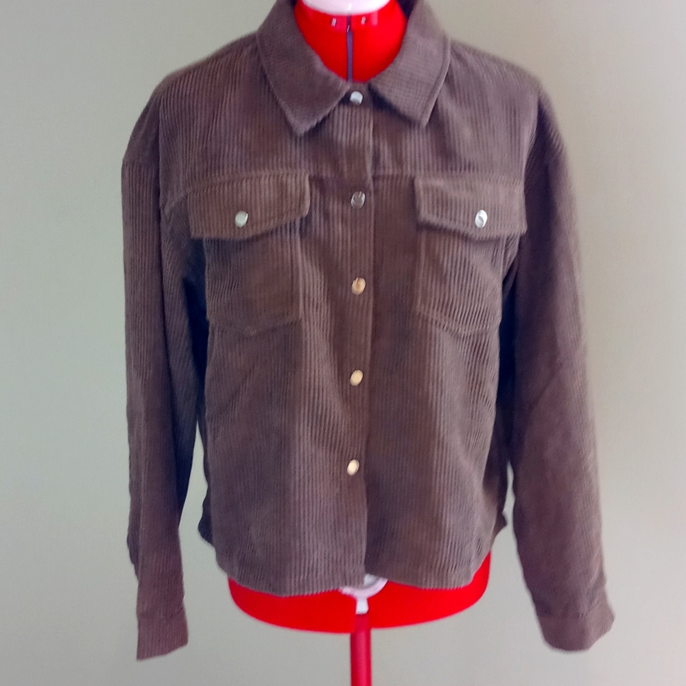 Brown snap down shirt Size M